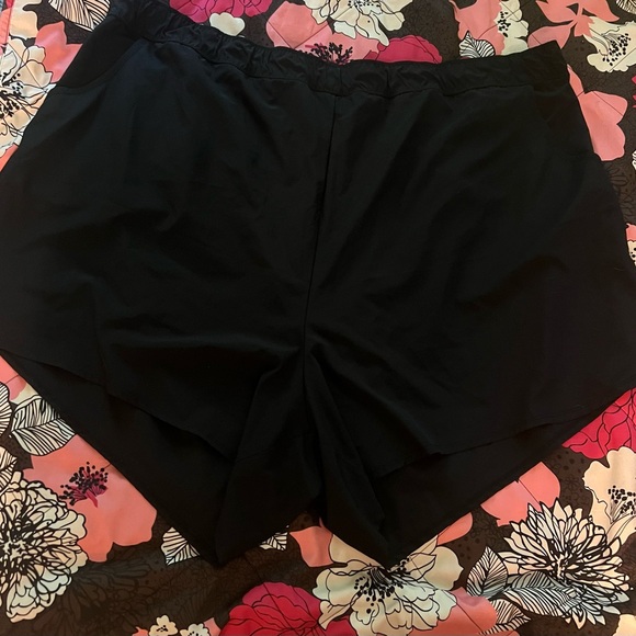 torrid Pants - Torrid activewear shorts size 5